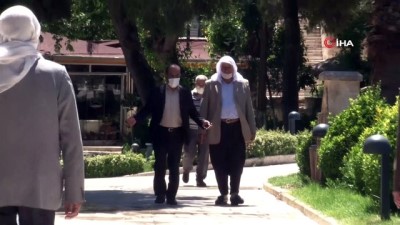 gunesli hava -  Yaşlılar Balıklıgöl’e akın etti Videosu