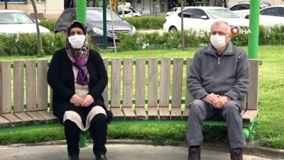  Yaşlılar parklarda soluklandı