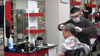  Berber ve kuaförlerde ilk gün yoğunluğu