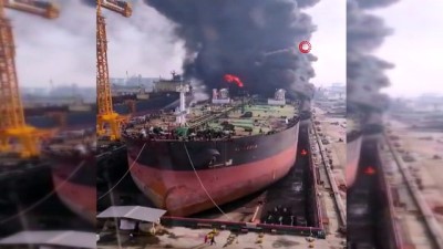 - Endonezya'da petrol tankerinde yangın: 22 yaralı