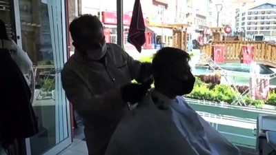  Nevşehir’de berberler açıldı, ilk tıraşlar yapıldı