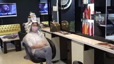  Samsun’da berber ve kuaförler mesaiye başladı