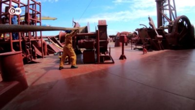 Denizciler gemilerde hapis