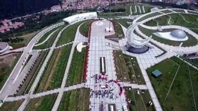 bayram coskusu - 19 Mayıs Atatürk'ü Anma, Gençlik ve Spor Bayramı kutlanıyor - Drone - BALIKESİR Videosu