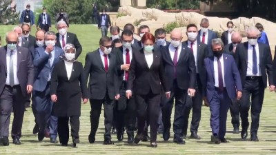 Akşener, Anıtkabir'i ziyaret etti - ANKARA