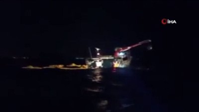  - Balıkçı teknesi böyle alabora oldu
- Moritanya açıklarında balıkçı teknesi yüklü halde battı, mürettebat kurtarıldı