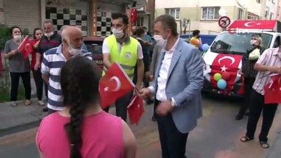 kandil -  Gaziosmanpaşa’da saat 19.19’da tüm balkonlardan İstiklal Marşı sesleri yükseldi Videosu