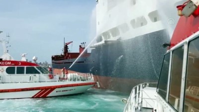kargo gemisi - Gemide çıkan yangın Kıyı Emniyeti tarafından söndürüldü - İSTANBUL Videosu