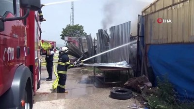 sanayi sitesi -  Geri dönüşüm deposu alev alev yandı Videosu