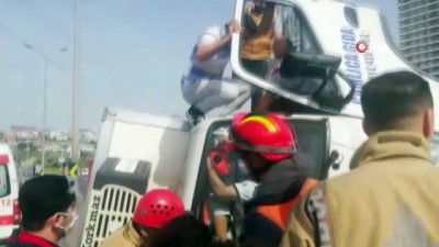  Haramidere E-5 yanyolda kontrolden çıkan bir kamyon devrildi