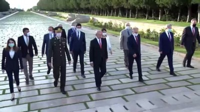 Kılıçdaroğlu, Anıtkabir'i ziyaret etti - ANKARA
