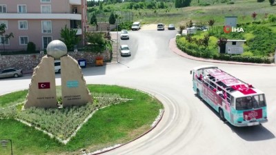 eziler -  Marşları duyan vatandaşlar balkonlara koştu Videosu