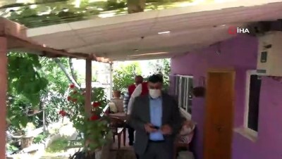ramazan bayrami -  Orhangazi protokol üyeleri Kızılay yeleklerini giyip erzak dağıttılar Videosu