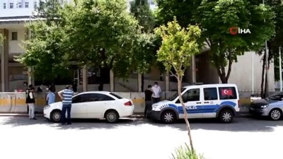  Şiddet gördüğü kocasını bıçaklayarak öldürdü