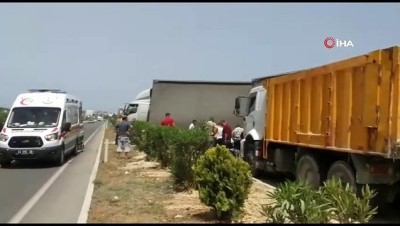  Sürücü fenalaştı kamyon refüje çıktı