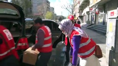  Fenerbahçeli Garry Rodrigues’in gönderdiği yardım kolileri Bitlis’e dağıtıldı