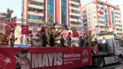  Atakum caddeleri 19 Mayıs’ta tiyatro ve müzikle renklendi