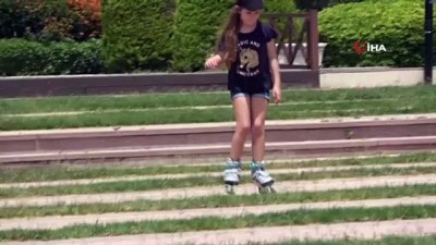  Çocuklar sahile akın etti