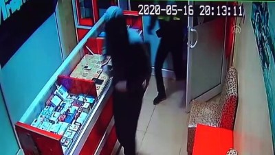 para kasasi - İş yerinden hırsızlık anı kameraya yansıdı - DİYARBAKIR Videosu