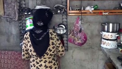 engelli kiz -  Kızının engelli maaş kartını alıp başka kadına gitti Videosu