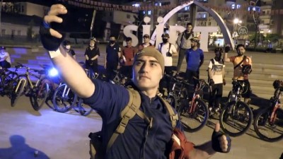 Siirt'te bisiklet tutkunları 19 Mayıs için pedal çevirdi