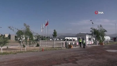hizli tren hatti -  Ulaştırma Bakanı Karaismailoğlu, hızlı tren hattı çalışmalarını inceledi Videosu