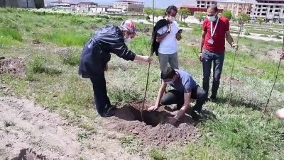 hastane yonetimi - Başarılı pandemi ekibine '41 kere maşallah' sürprizi - AĞRI Videosu