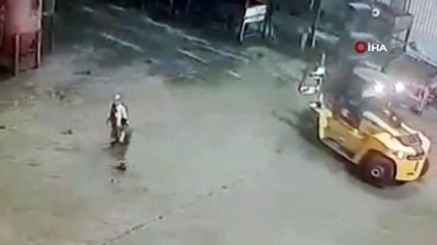 dikkatsizlik -  Forkliftin altında kalan işçinin feci ölümü kamerada Videosu