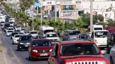 arac sayisi -  Kilometrelerce kuyruk oluşan yollar bomboş kaldı Videosu