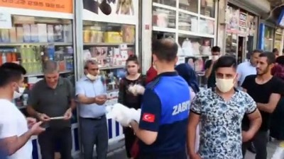 maske dagitimi - Nusaybin'de vatandaşlara ücretsiz maske dağıtıldı - MARDİN Videosu