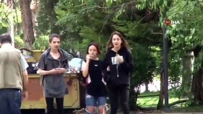  Ankara’da 15-20 yaş arası gençler sokakta