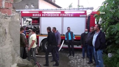 yasli cift -  İftara saatler kala yangın Videosu