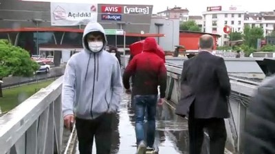  İstanbul’da yağmur trafiği olumsuz etkiledi