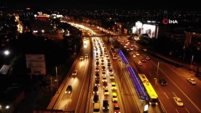  Kısıtlamaya dakikalar kala E-5 karayolunda yoğun trafik havadan görüntülendi