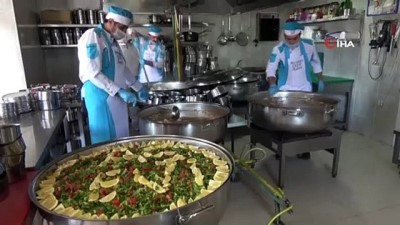   Muradiye’de 620 ihtiyaç sahibine günde 3 çeşit sıcak yemek