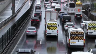 yagmurlu -  Sağanak yağmur trafiğe neden oldu Videosu