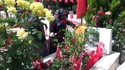 mezar tasi -  Şehit annesi yürekleri dağladı Videosu