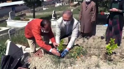 mezarlik ziyareti -  Başkan makam aracına alıp annesinin mezarına götürmüştü...Engelli gencin gözyaşı sevince dönüştü Videosu