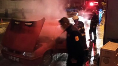 - Seyir halindeki otomobil alev alev yandı