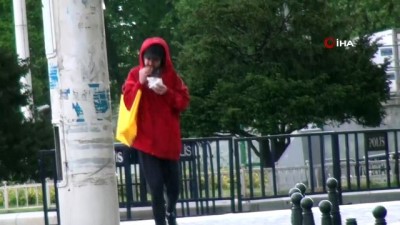 ilginc goruntu -  Taksim’de önce yağmur yağdı sonra güneş açtı Videosu