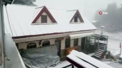yazla -   Uludağ'a 'mayıs karı' yağdı Videosu
