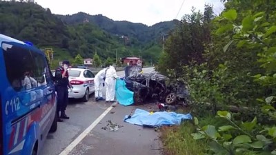 Yanan otomobildeki 3 kişi öldü, 1 kişi yaralandı - TRABZON