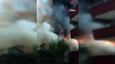 baros -  Apartmanda yangın paniği kamerada Videosu