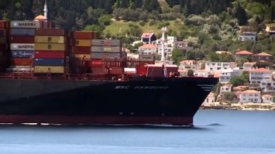 Dev konteyner gemisi 'MSC Hamburg' Çanakkale Boğazı'ndan geçti - ÇANAKKALE