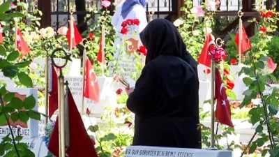 kabir ziyareti - Edirnekapı Şehitliği'nde kabir ziyareti - İSTANBUL Videosu