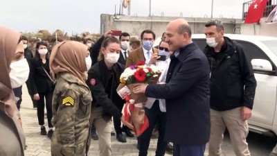 bagimsizlik - İçişleri Bakanı Soylu, Fırat Kalkanı bölgesinde askerle bayramlaştı (1) - ÇOBANBEY Videosu