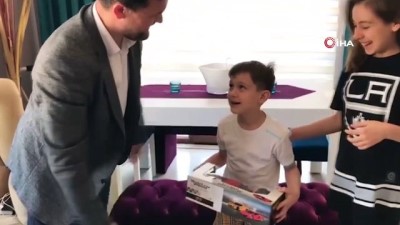 bayram sekeri -  Küçük çocuğun bayram şekeri için gözyaşı döktüğü anlar sosyal medyada büyük ilgi gördü Videosu