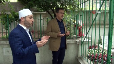 ustad -  Necip Fazıl Kısakürek ölüm yıl dönümünde kabri başında anıldı Videosu