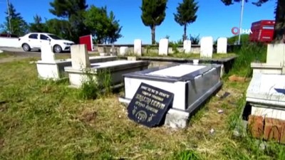  Babasının mezarını kardeşinin parçaladığı kurduğu sistemle ortaya çıktı...Mezarları parçalayan şahıs kamerada
