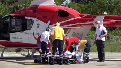  Felç geçiren yaşlı adamın yardımına ambulans helikopter yetişti